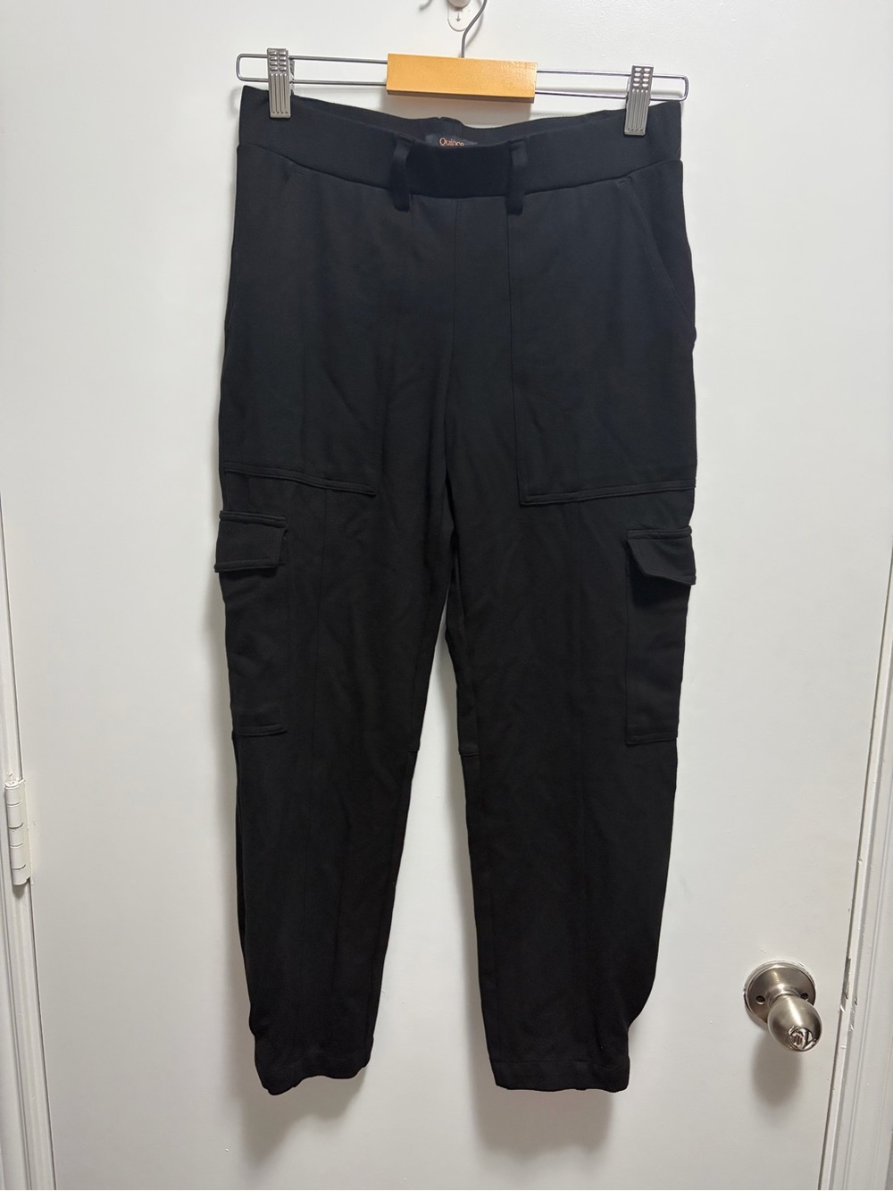 Quince Ultra-Stretch Pointe Tapered Cargo Pants in Black Women’s Size Small